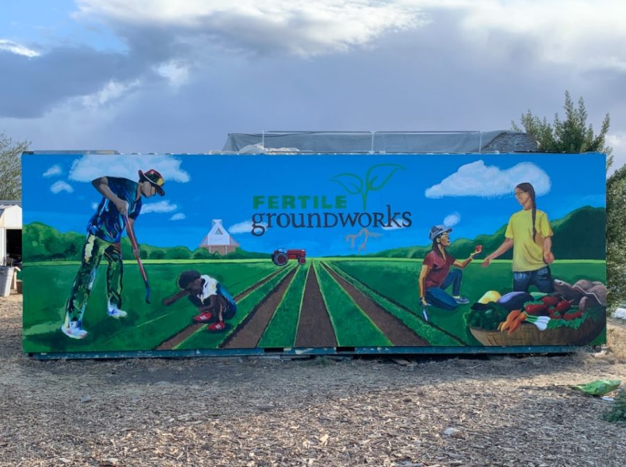 Youth leadership club donates mural to local non-profit