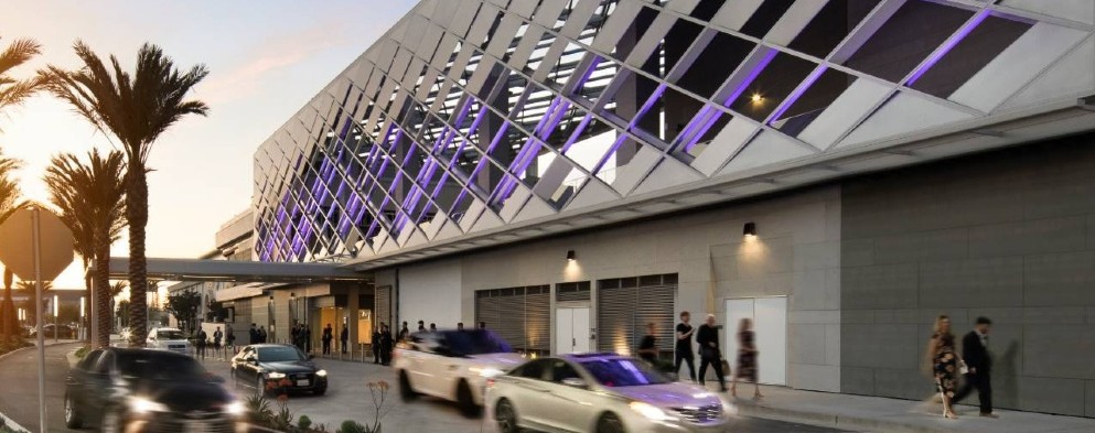 Controversy surrounding Westfield Valley Mall's new parking policy – The  Dublin Shield