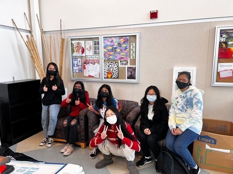 Members of DHS Sprout by the Art Exhibit (Photo provided by Nikita Shankar)