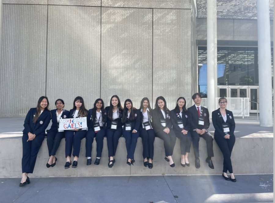 Caption: Dublin HOSA’s officer board and class delegates pictured with teacher advisors Ms. Ha and Dr. Sundstrom at the State Leadership Conference. Photo Credits: Dublin HOSA.
