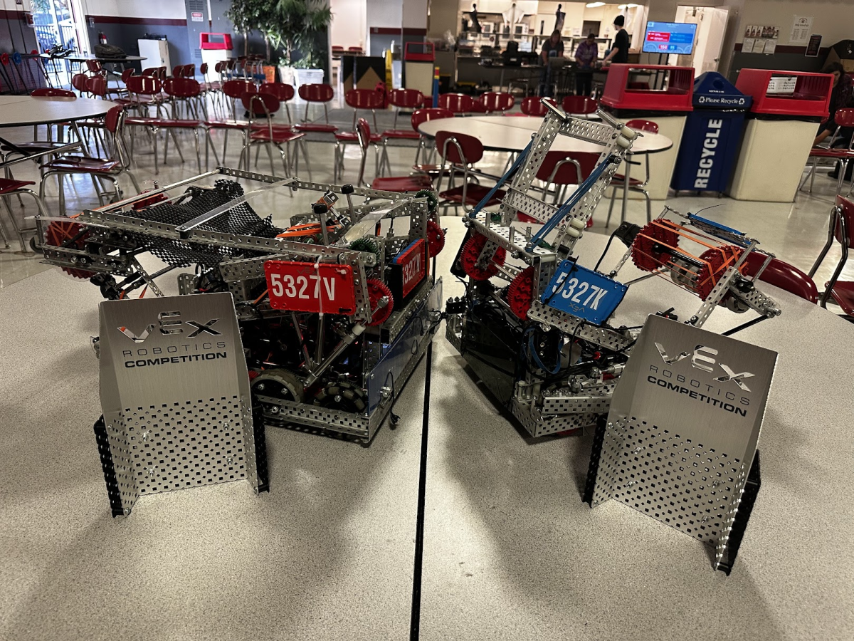 5327V+and+5327K+Robots+at+Central+Valley+Tournament